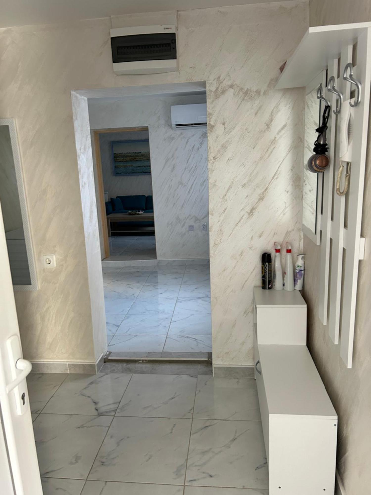 Sweet White In City Belgrado Buitenkant foto